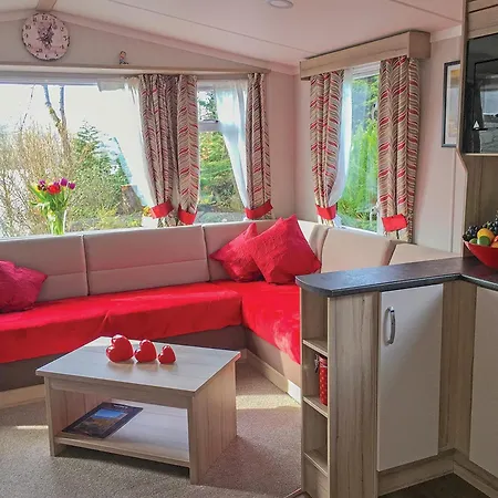 Avon Wood Holiday park Lakeside