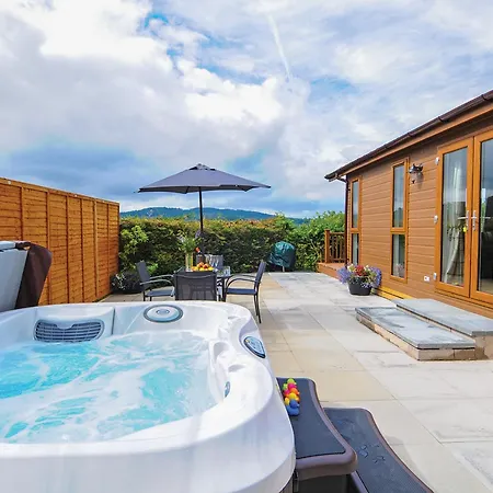 Avon Wood Holiday park Lakeside